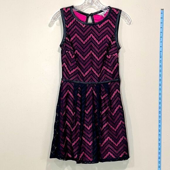 Black & Pink Sleeveless Mini Dress By Speechless. Juniors Size 3 - Picture 1 of 7